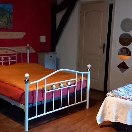 Cedres Bleus De Joany Chez Nathalie Hotell Viviez Exteriör bild