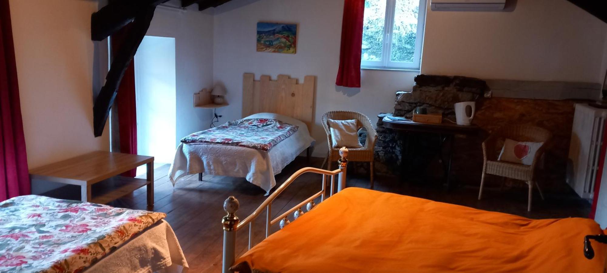 Cedres Bleus De Joany Chez Nathalie Hotell Viviez Exteriör bild